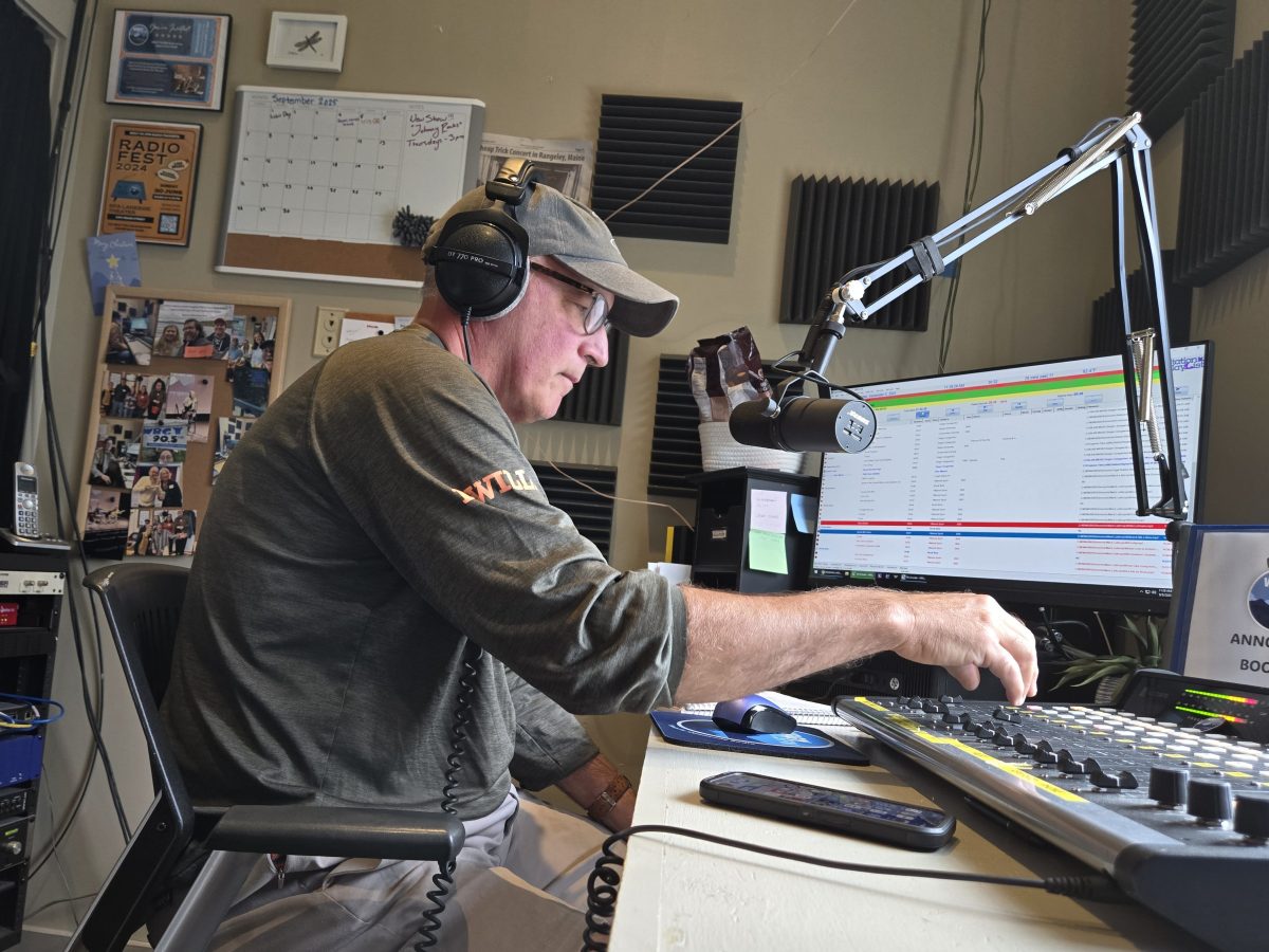 Rangeley radio gives creative voice to local hosts